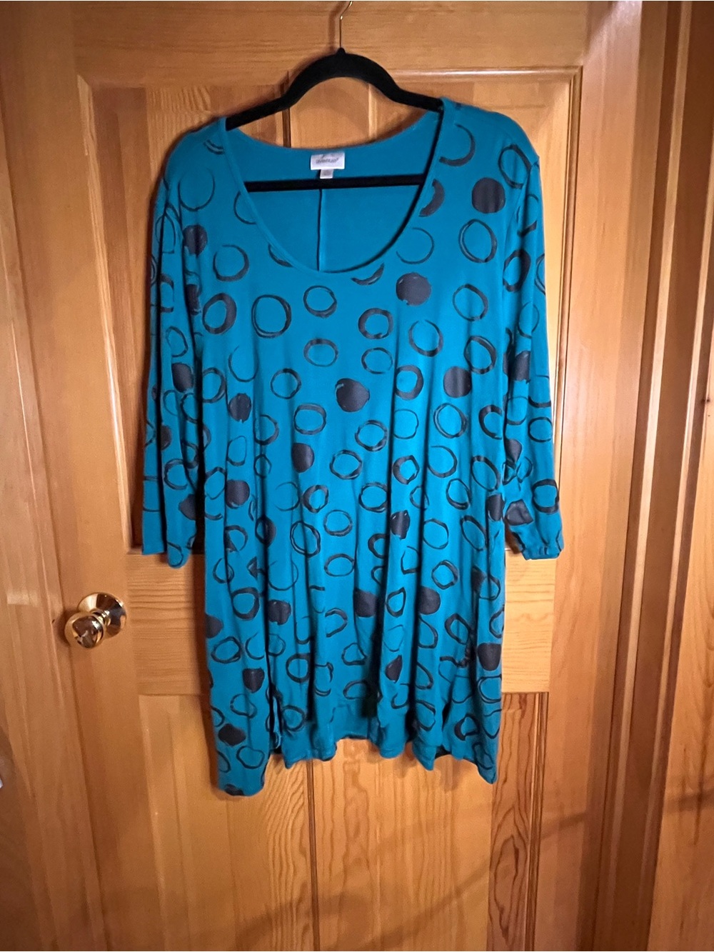 Avenue Teal Scoop Neck Tunic with Black Circle Print